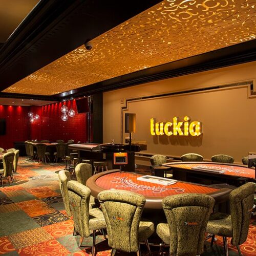 LUCKIA 10