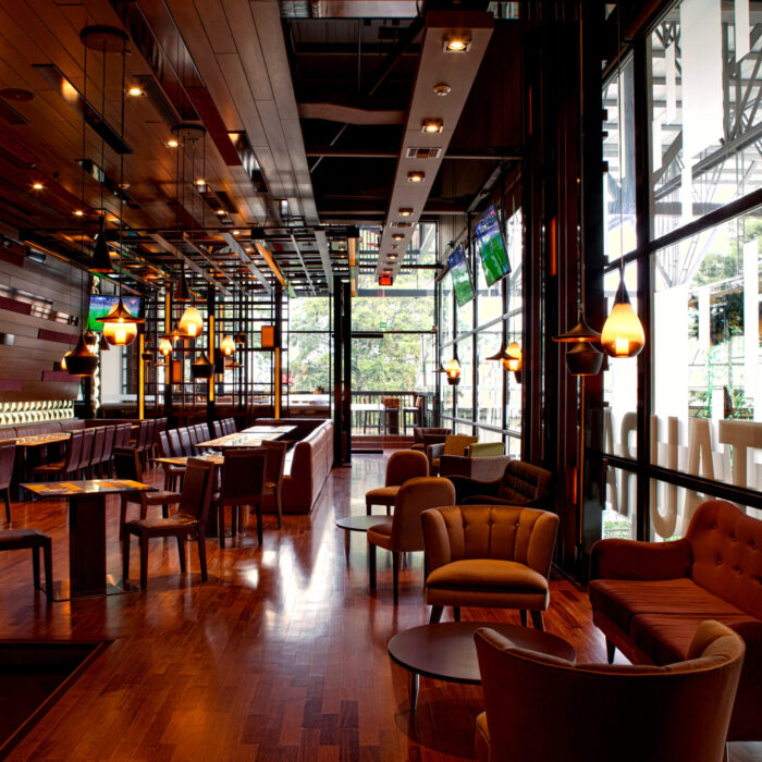 interiorismo-hotelero-bar-lounge-diseno-iluminacion