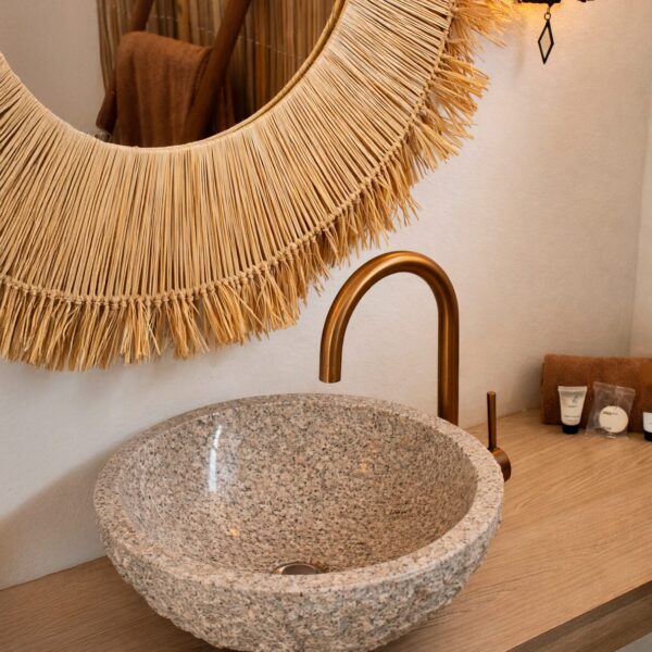 okai-detalle-bano-hotel-senegal.