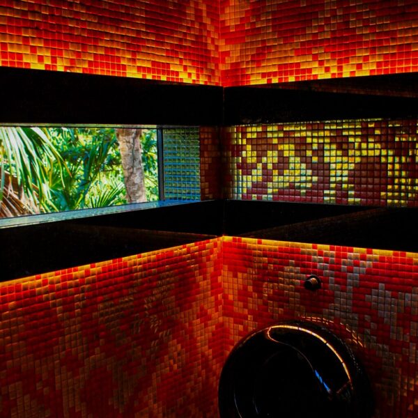 rauxa-iluminacion-escenica-baños.jpg