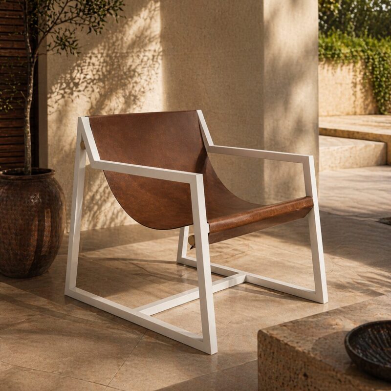 sillon-exterior-cuero-y-metal-inusual